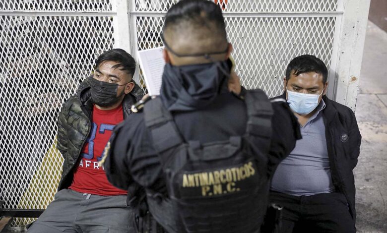 Guatemala endurece las penas para los 'coyotes'; hasta 30 años de cárcel