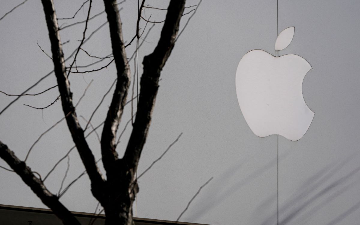 Hombre armado toma rehenes en la tienda Apple de Ámsterdam