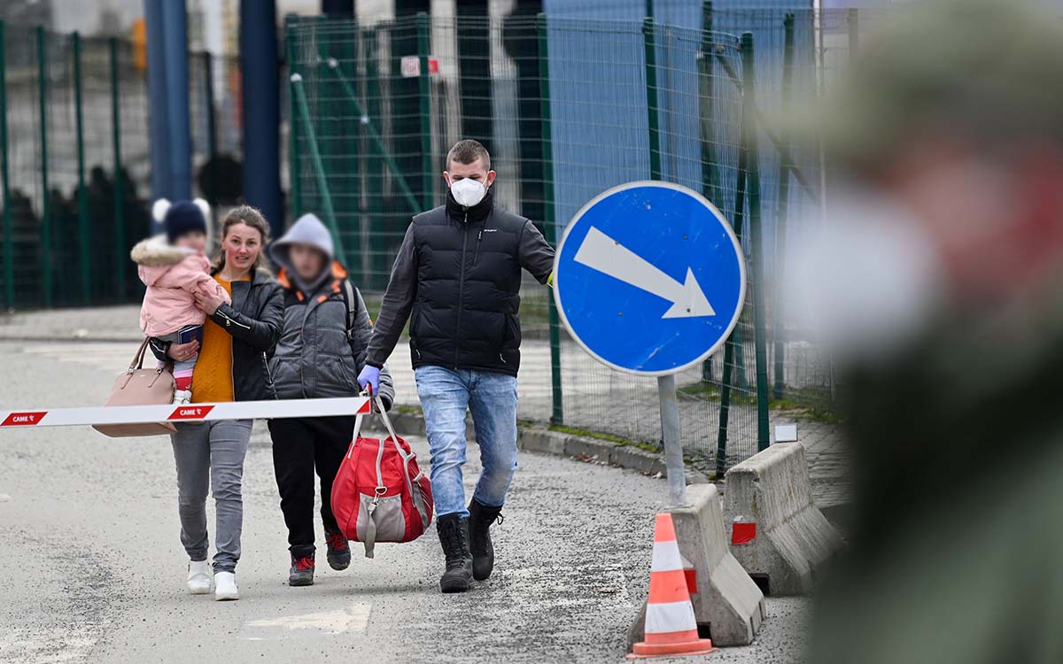 Invasión podría obligar a 5 millones de ucranianos a huir al extranjero: ONU