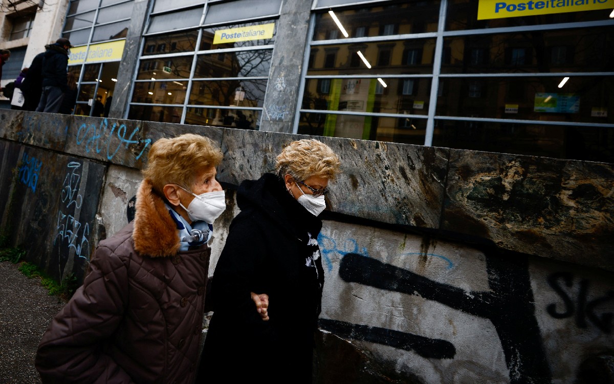 Italia retira uso obligatorio de cubrebocas en espacios abiertos