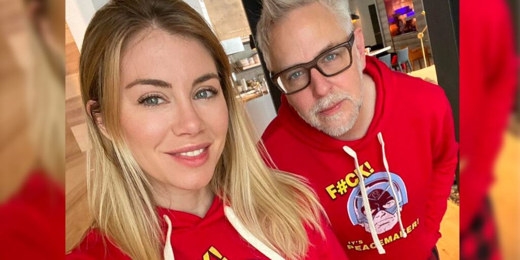 James Gunn anuncia su compromiso con la estrella Peacemaker Jennifer Holland