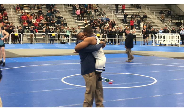 Joven sin piernas es campeón de lucha grecorromana en Estados Unidos | Video