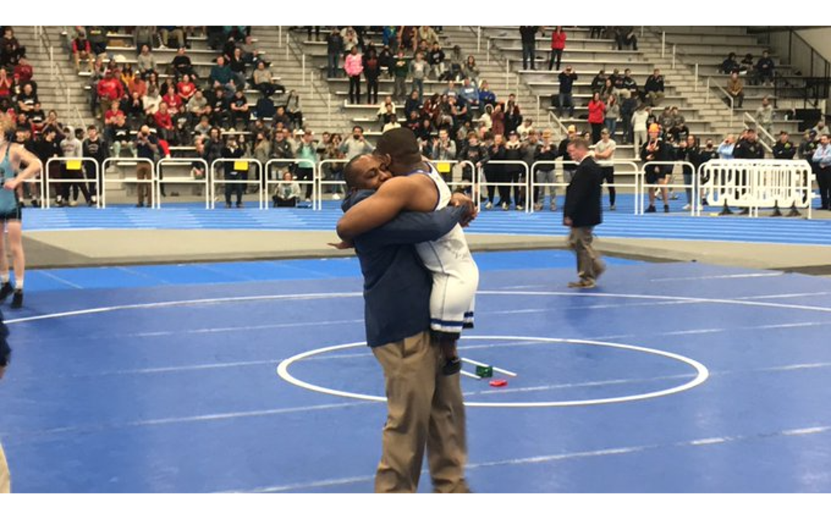 Joven sin piernas es campeón de lucha grecorromana en Estados Unidos | Video