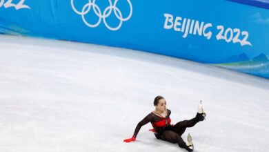 Kamila Valieva cae en dos ocasiones; Anna Shcherbakova conquista el oro en Beijing 2022 | Video