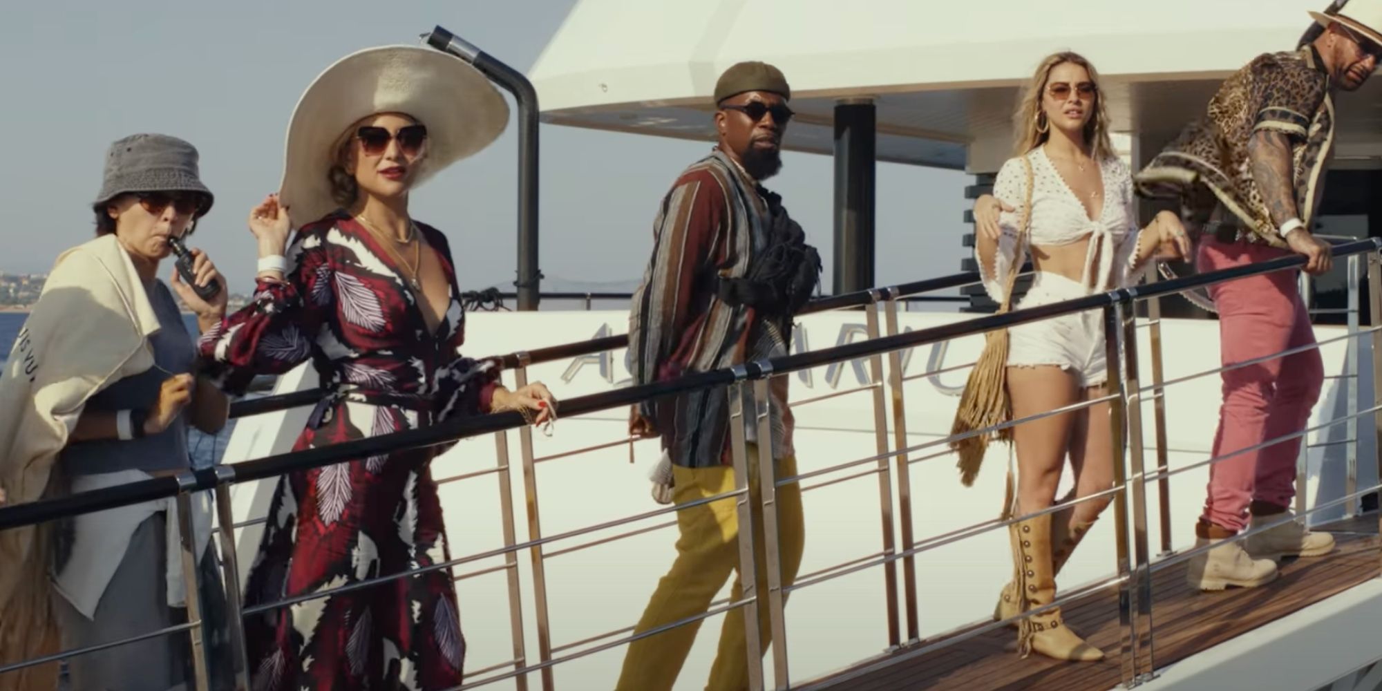 Kathryn Hahn habla sobre trabajar con Old School Knives Out 2 Ensemble