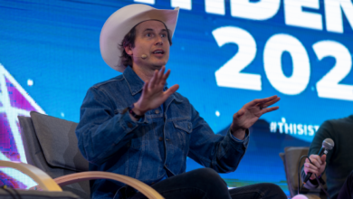 Kimbal Musk de Tesla dice que la compañía era "muy ignorante" del impacto ambiental de su compra de Bitcoin