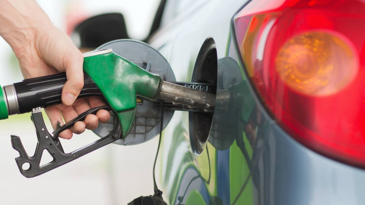 La OCU revela cuáles son las 10 gasolineras más baratas de España