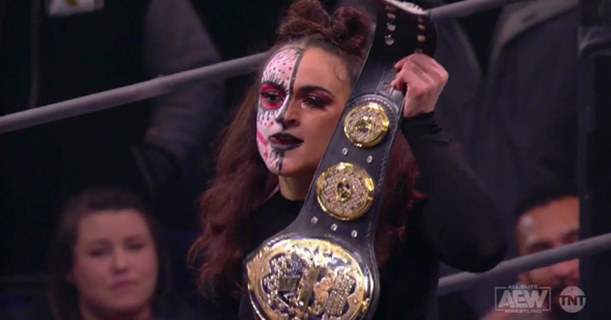 La firma del contrato de AEW Rampage Britt Baker y Thunder Rosa se convierte en una pelea caótica