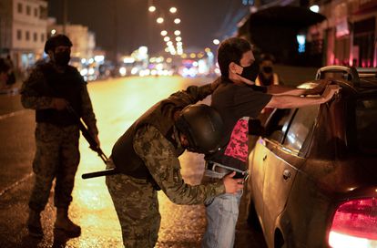 La inseguridad en Ecuador encierra en casa a los ciudadanos y saca a los militares a las calles