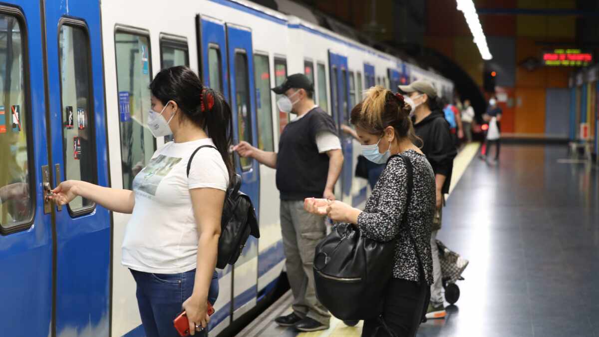 La medida que recomienda el CSIC para no contagiarse en el metro