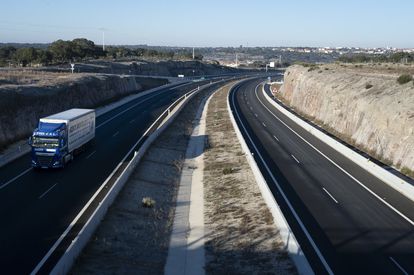 La apertura de la A-62 entre Salamanca y Portugal deja a la fronteriza Fuentes de Oñoro sin el recurso económico del tráfico de la carretera convencional.