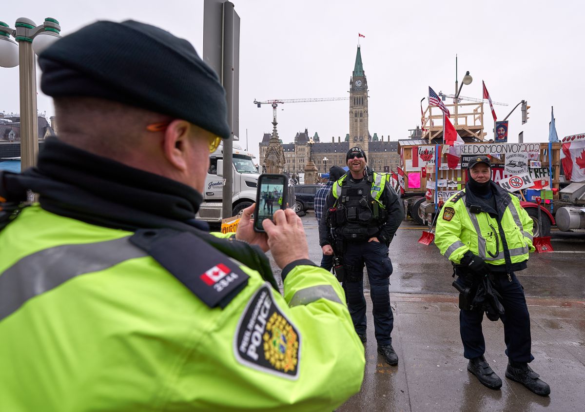 La policía de Canadá reabre el puente con EE UU bloqueado por las protestas contra el pasaporte covid