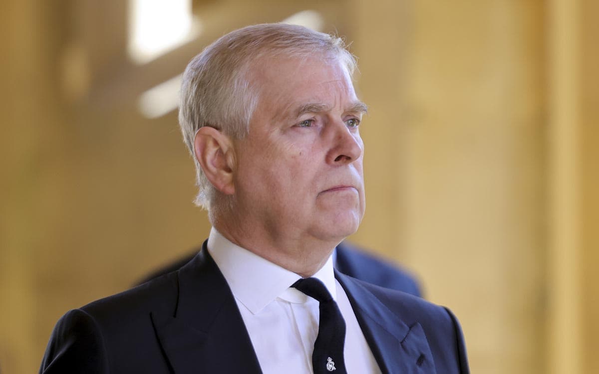 La reina Isabel II podría pagar el acuerdo extrajudicial del príncipe Andrés de Inglaterra