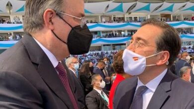 Los cancilleres Marcelo Ebrard y José Manuel Albares (derecha), en la toma de posesión de Xiomara Castro, en Honduras.
