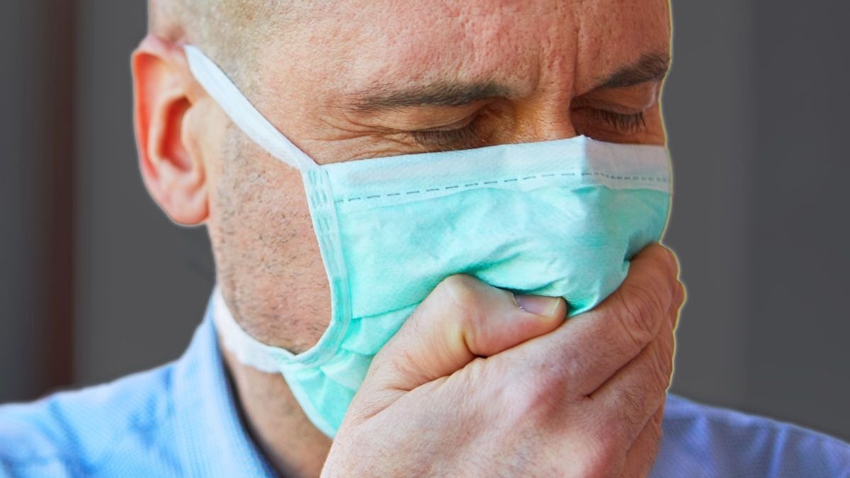 Los expertos explican por qué deberíamos utilizar la mascarilla en casa