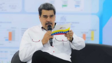 Maduro acusa a Iván Duque de financiar base paramilitar en Venezuela