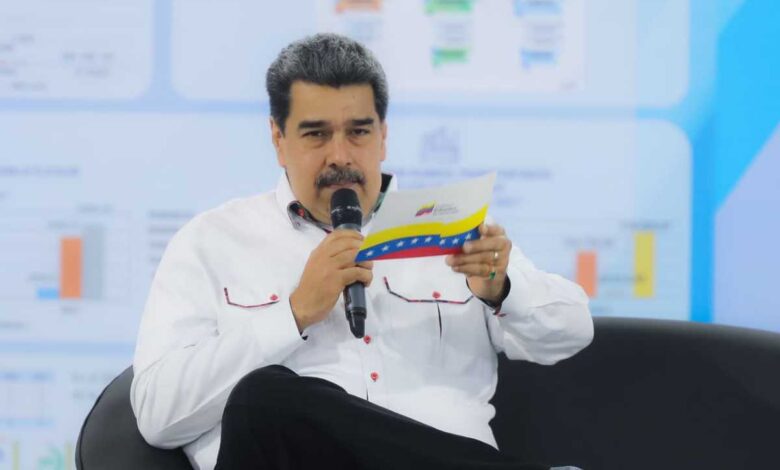 Maduro acusa a Iván Duque de financiar base paramilitar en Venezuela