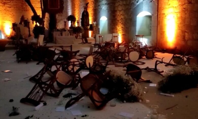 Maestros de la CNTE vandalizan sede de la boda de Elba Esther Gordillo | Videos