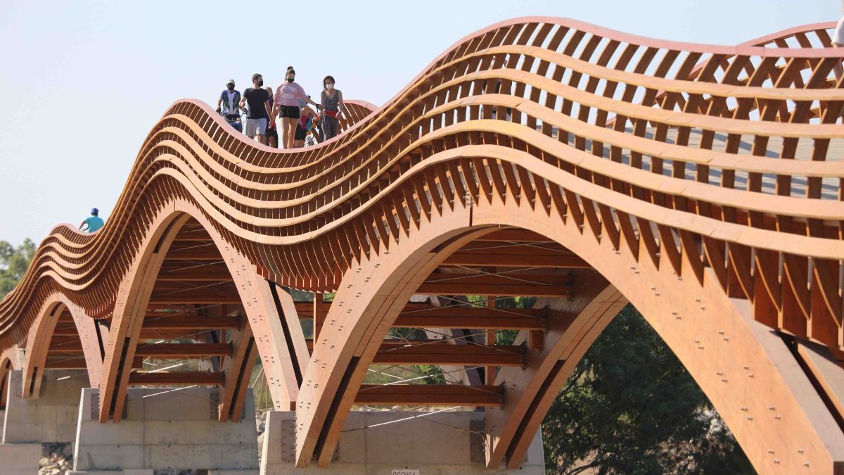 Málaga, y la pasarela de madera más grande de Europa