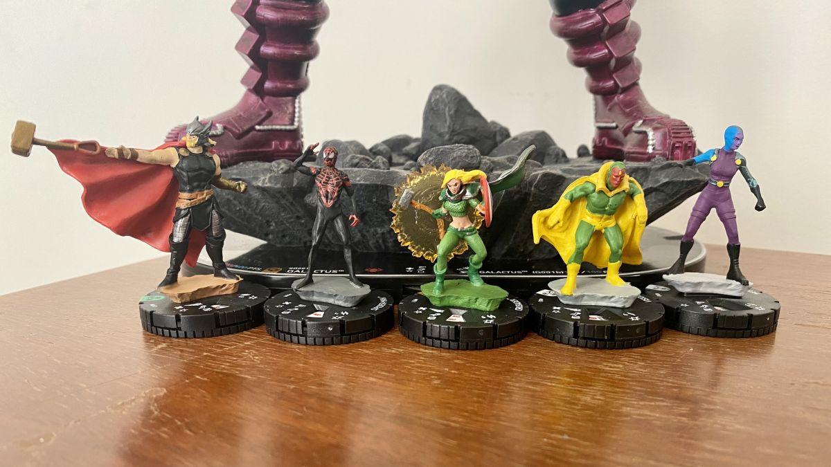 heroclix-marvel-la-guerra-de-los-reinos-unboxing-006.jpg