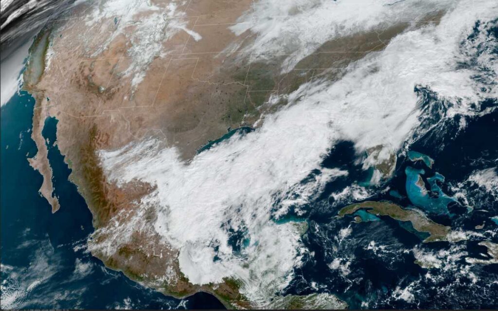 Masa de aire frío cubre norte, centro y sureste del país