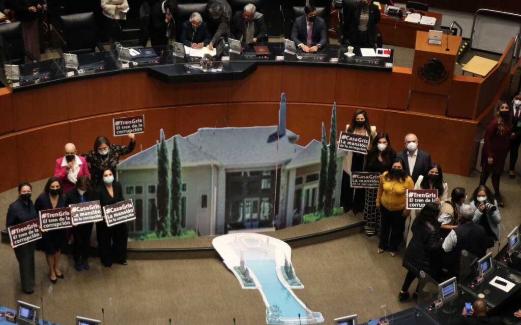 Mayoría de Morena permitió debatir casa del hijo de AMLO, pero rechazó investigación