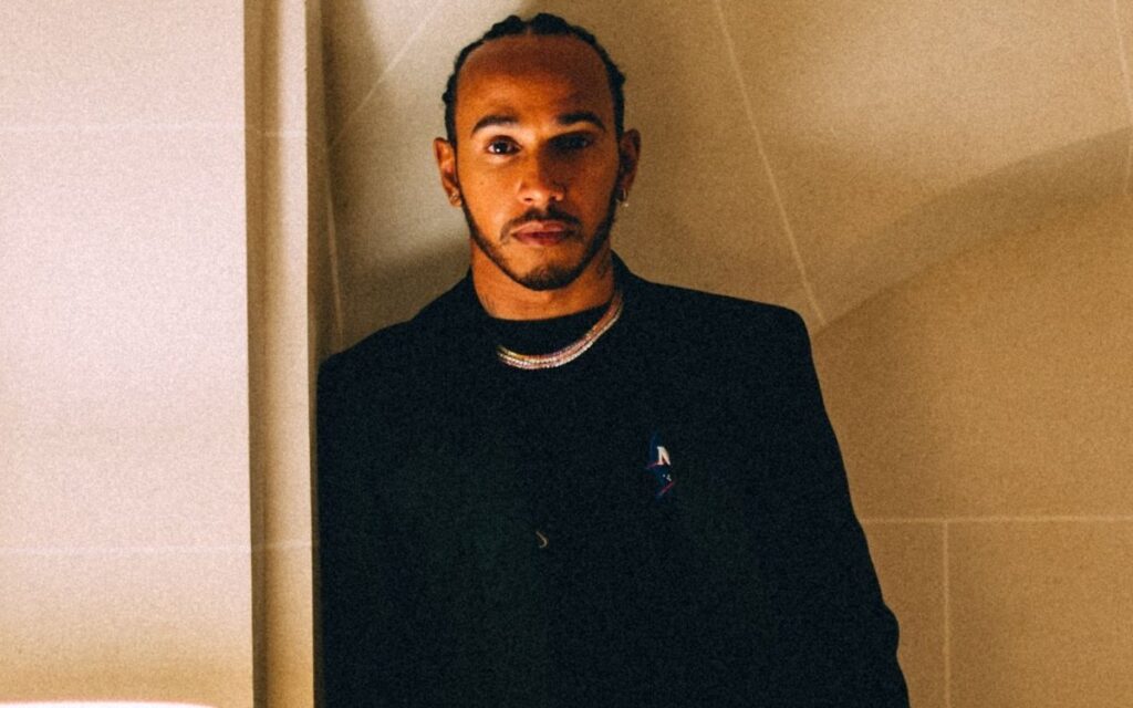 'Me fui, ¡ahora he vuelto!': Lewis Hamilton tras especulaciones sobre su futuro