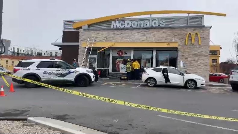 Menor de 4 años dispara contra oficiales por orden de su padreidvale