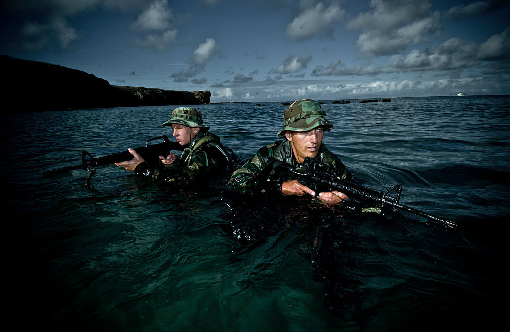 Muere un aspirante al comando SEAL tras la feroz Semana del Infierno