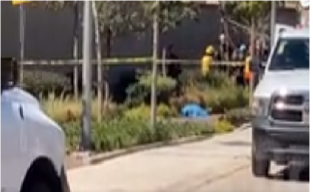 Mueren dos trabajadores; cayeron a registro del drenaje en el fraccionamiento Altozano, en Corregidora