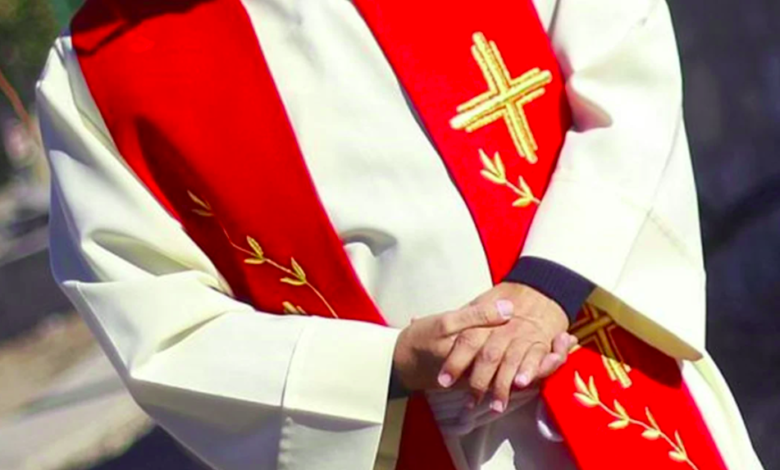 Narcos impiden toma de posesión de un sacerdote, “Fue orden de El Nencho”, denuncia obispo