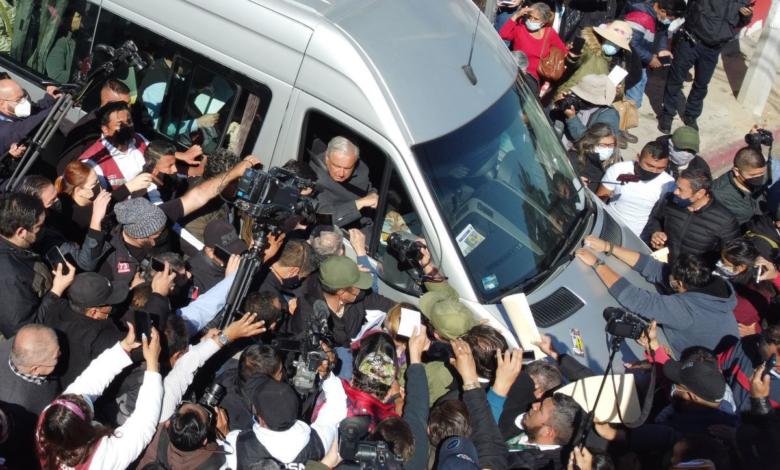 No existe 'persecución oficial' a periodistas: vocero de Presidencia