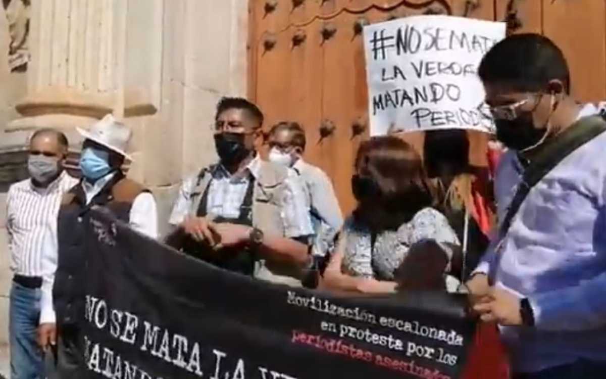 “No nos callarán”: periodistas oaxaqueños protestan tras el asesinato de Heber López