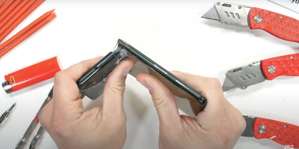 OnePlus 10 Pro no pasa la prueba de durabilidad: mire el teléfono insignia Bend & Snap