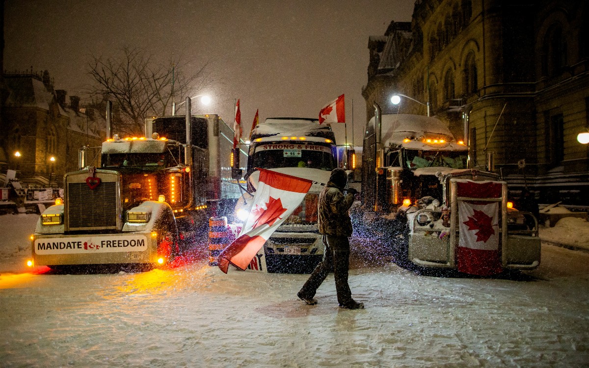 Policía canadiense dispersará en Ottawa a cientos de manifestantes contra restricciones Covid