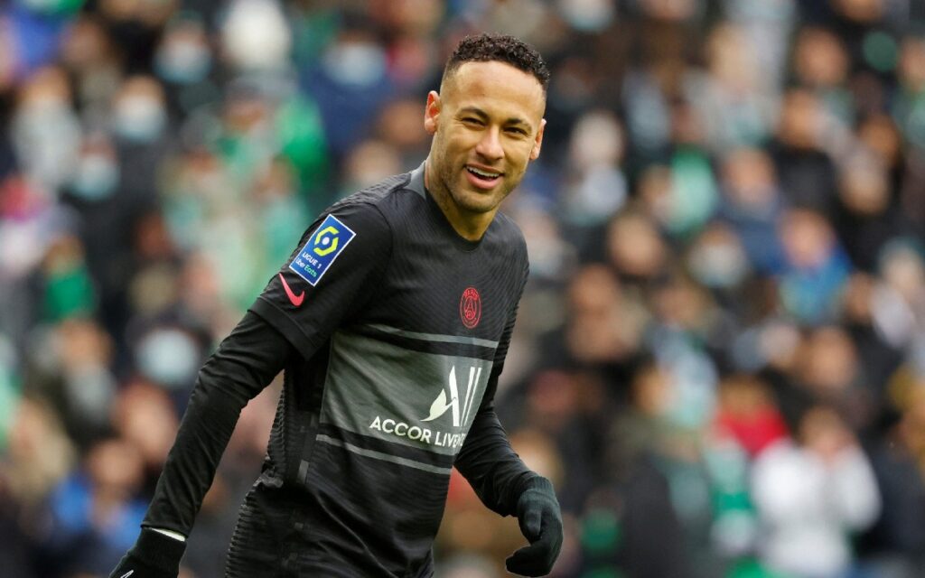 Policía de Brasil detiene a pirata informático acusado de robarle a Neymar