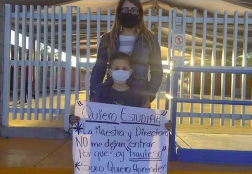 Prohíben a niño entrada a su escuela; “directora no me deja entrar porque soy travieso”