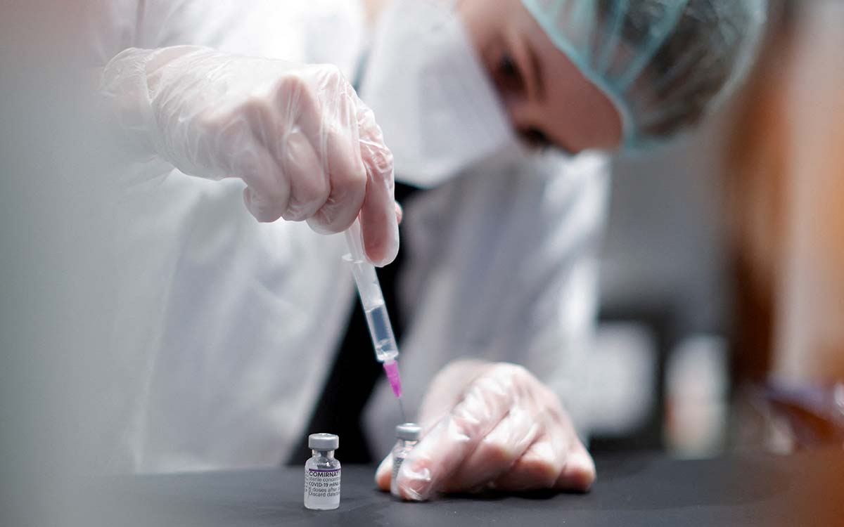 Regulador europeo apoya el desarrollo rápido de una vacuna contra ómicron