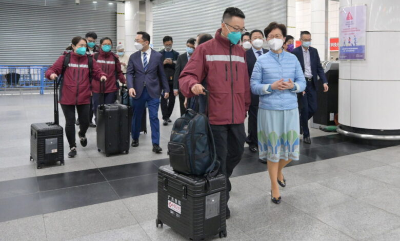 Repuntan casos Covid en Hong Kong; ‘la ciudad no puede rendirse ante el virus’