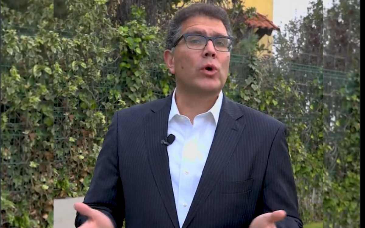 Ríos Piter renuncia a la UDLAP, dice que hay condiciones para volver a clases