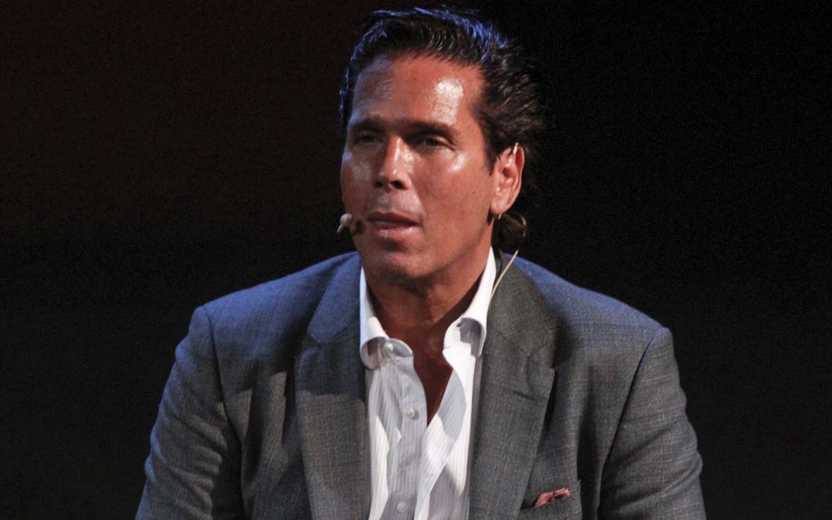 Roberto Palazuelos se disculpa por declaración sobre 'ajustes de cuentas' tras recibir críticas en MC