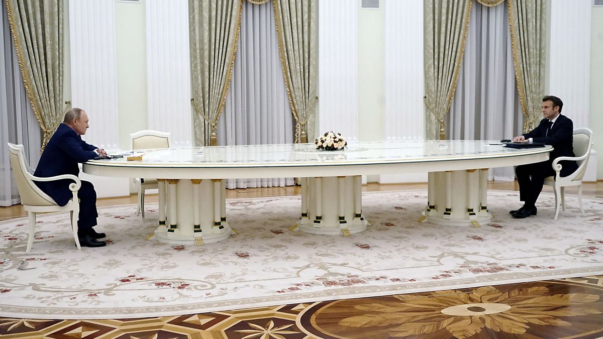 Rusia desmiente la promesa de no emprender nuevas maniobras militares anunciada por Francia tras la reunión de Macron y Putin