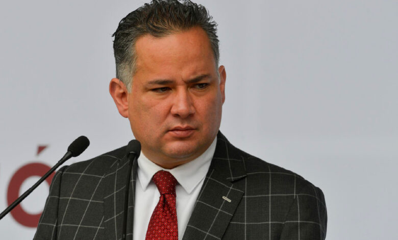 Santiago Nieto regresa a dar clases en la UNAM