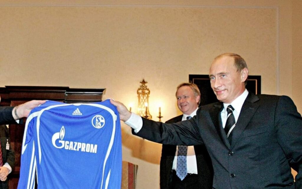 Schalke 04 rompe con Gazprom por la invasión de Rusia a Ucrania | Video