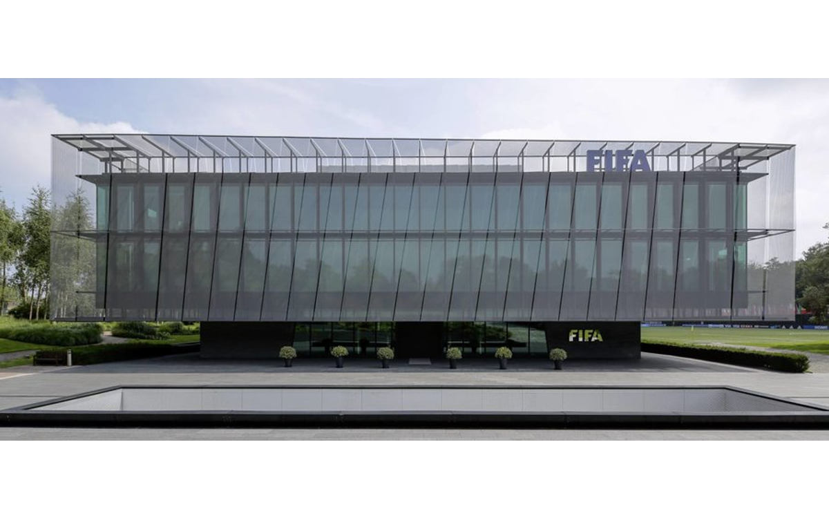 Suspenden FIFA y UEFA a selección y clubes rusos | Video