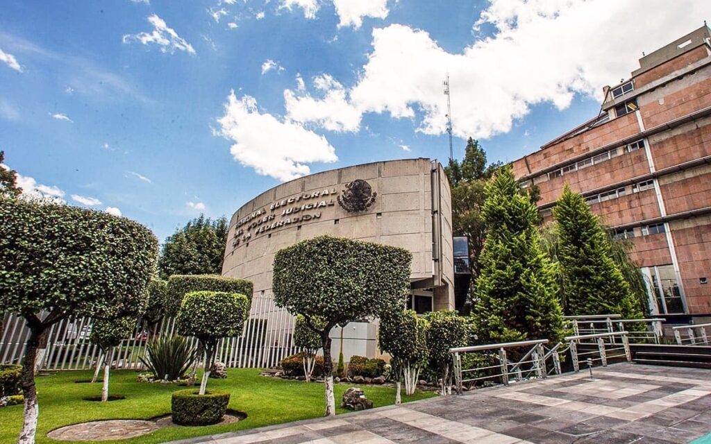 TEPJF declara 'infundada' queja de INE contra Hacienda por recursos para la revocación de mandato