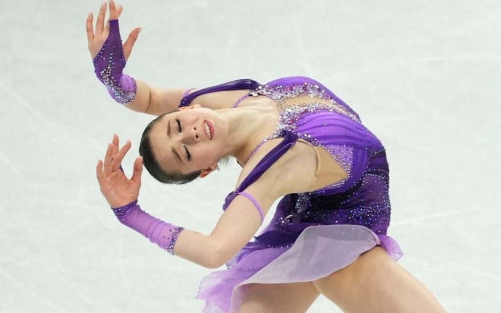 Termina Kamila Valieva su rutina, entre lágrimas, en el programa corto | Video