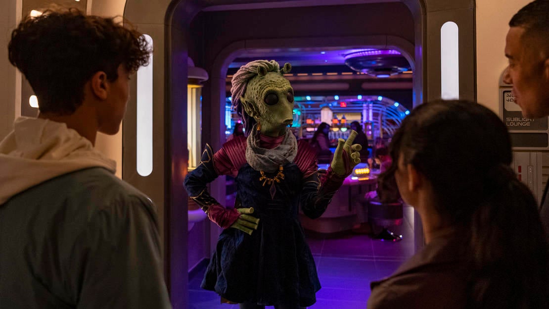 Todos los personajes nuevos y existentes en Disney’s Galactic Starcruiser