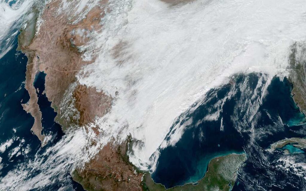 Tormenta Invernal pega en el norte y comienza a ‘bajar’ al centro de México