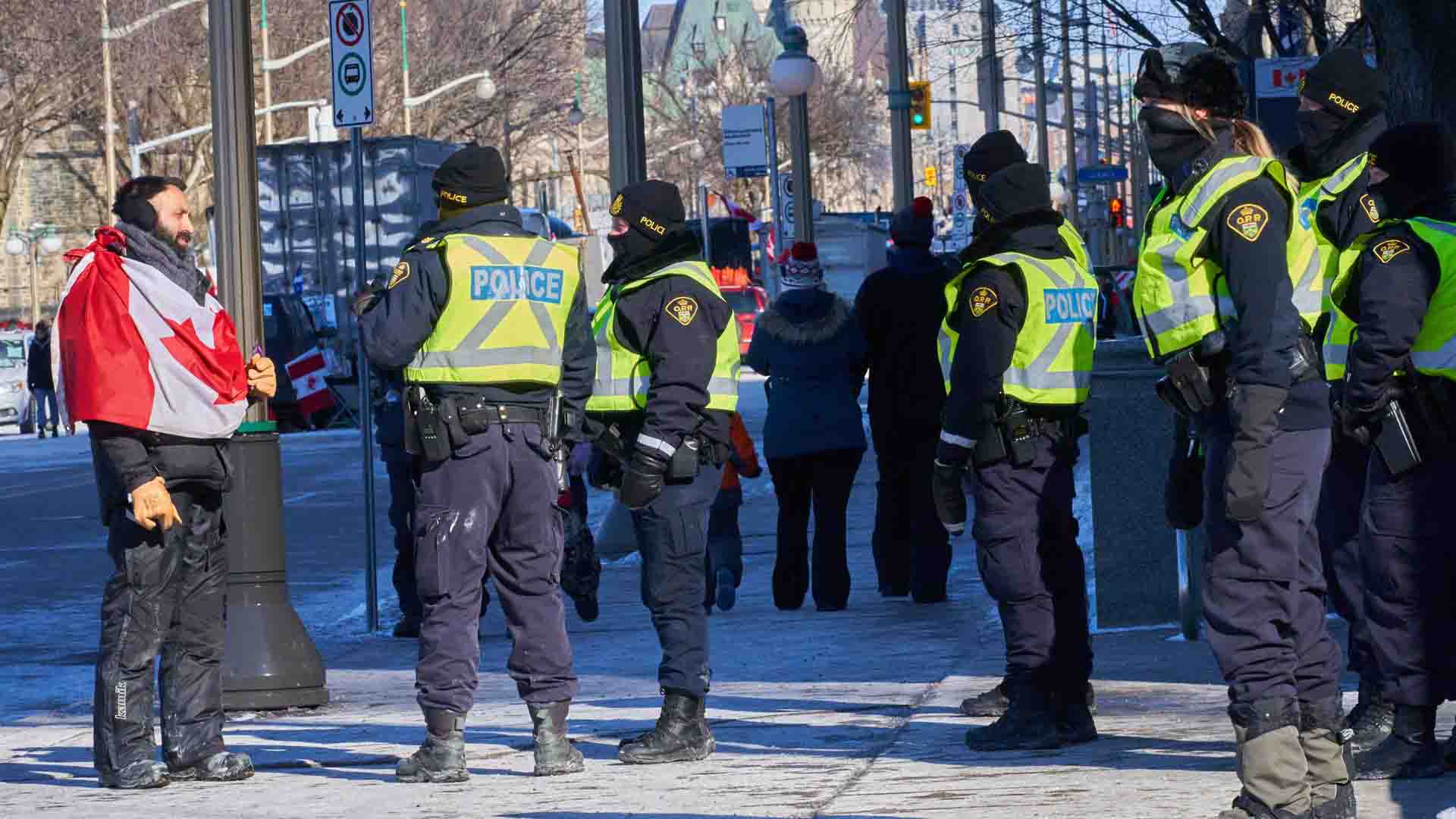 Trudeau usa Ley de Emergencias para poner punto final a protestas de camioneros y antivacunas